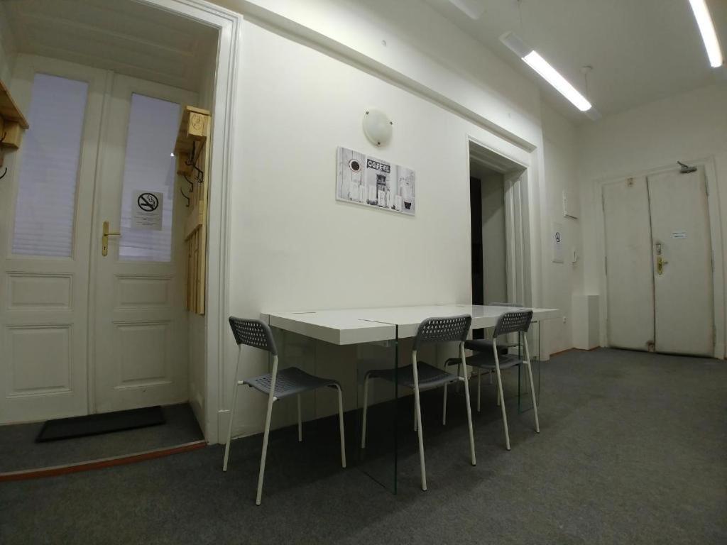 Cozy Rooms, 10 Min By Walk To The Center דירה ברנו
